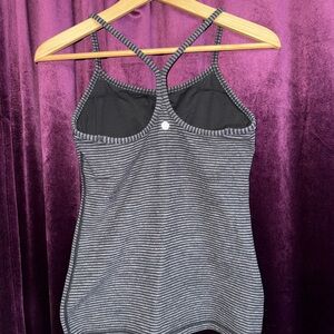 Lululemon tank top Sz 6